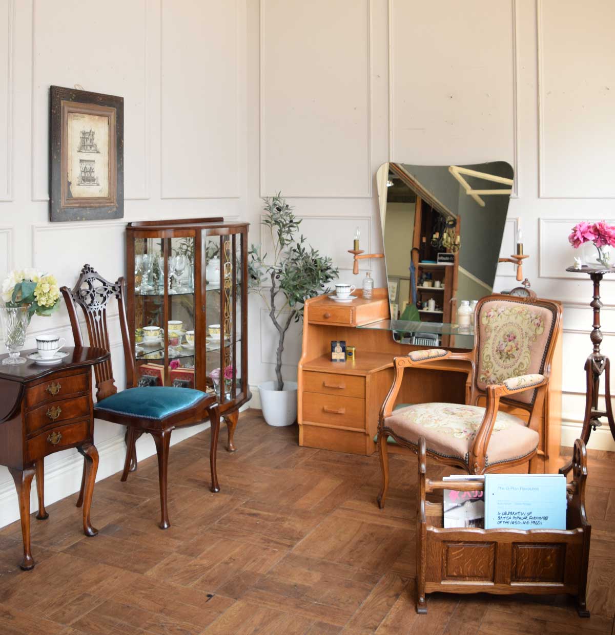 ハンドルスタイルの | キラキラ輝く家具を置いて対話する椅子のあるお部屋