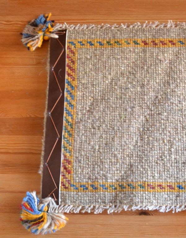 アンティーク 布製の雑貨 アンティーク雑貨 ギャッベ。裏面はこんな感じです。(b-188)