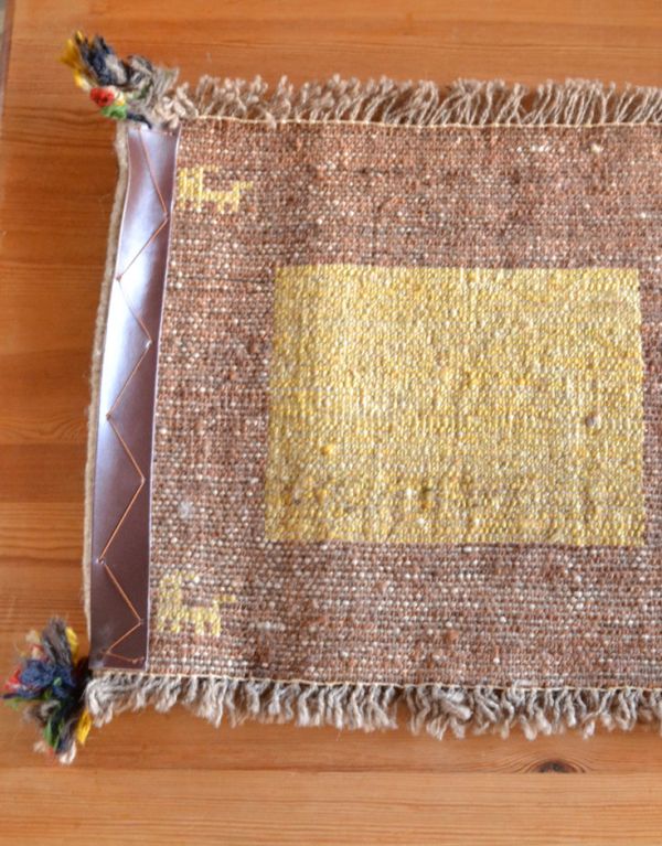 シュガーボウル アンティーク雑貨 ギャッベ。裏面はこんな感じです。(b-197)