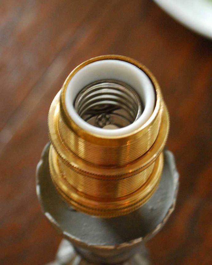 スタンドライト 照明・ライティング ナチュラルカラーのシェード×シックなスタンドを合わせたテーブルランプ(E17丸球付)(Wooden Lamp Mignardise)。どこででもカンタンに手に入る口金サイズ「E17」対応です。(cf-1008)