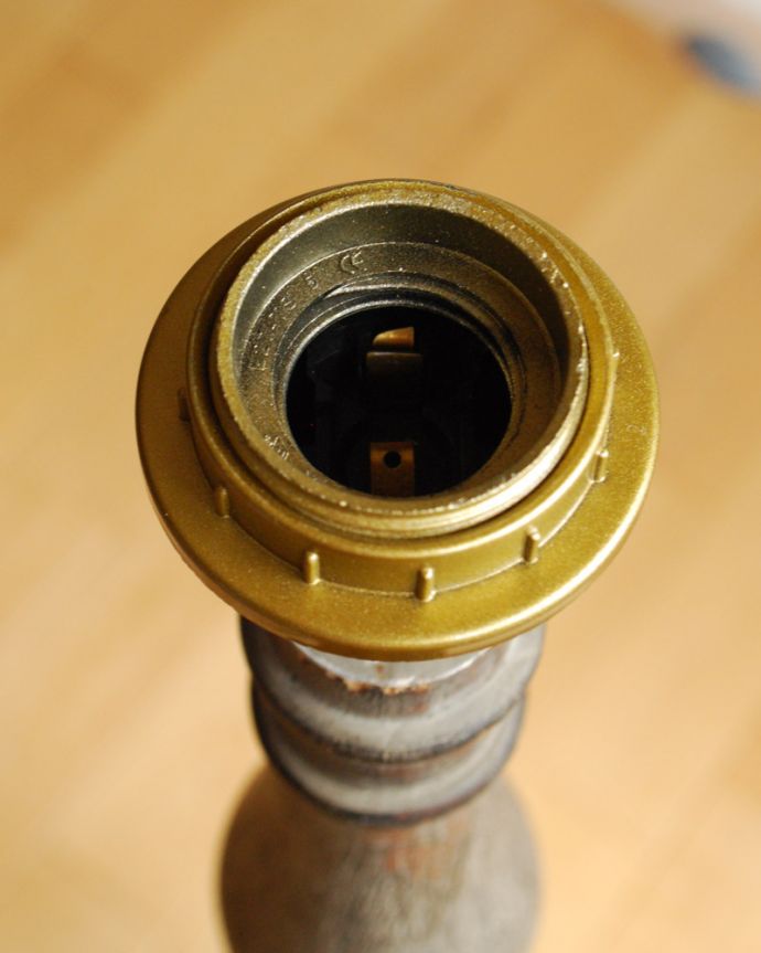 スタンドライト 照明・ライティング クラシカルなスタンド×優しいホワイトシェード、スタンドライト(E26球付)(Wooden Lamp Celeste)。どこででもカンタンに手に入る口金サイズ「E26」対応です。(cf-1031)