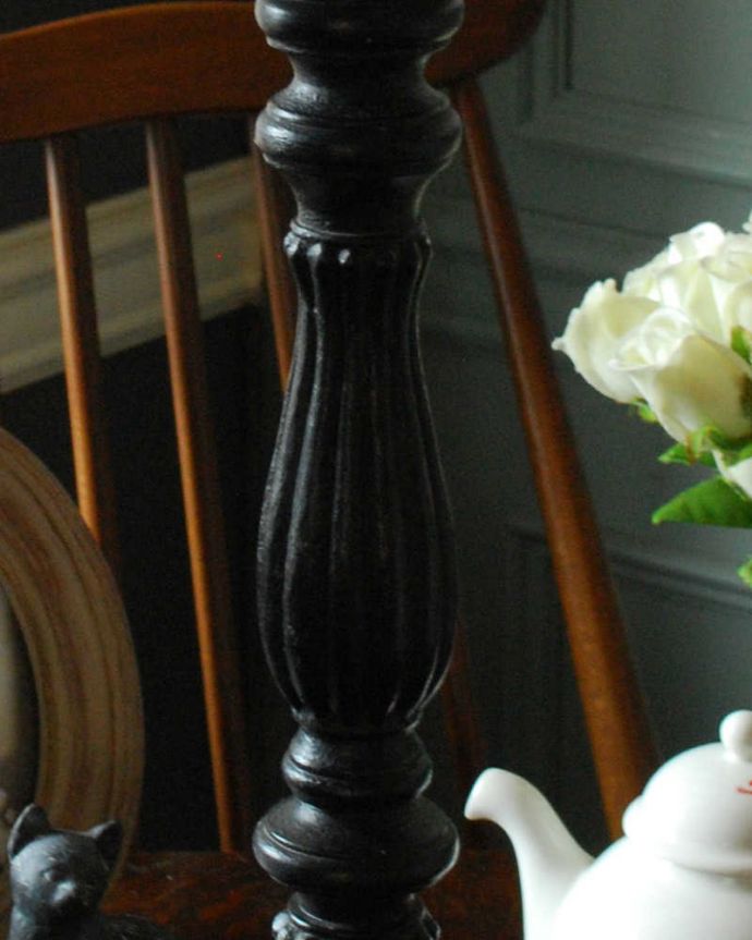 スタンドライト　照明・ライティング　ブラックのスタンドがカッコよく空間を引き締めるテーブルランプ(E26球付)（Wooden Lamp Melusine Small Size）。木のスタンド部分は女性らしく美しいデザイン。(cf-1034)