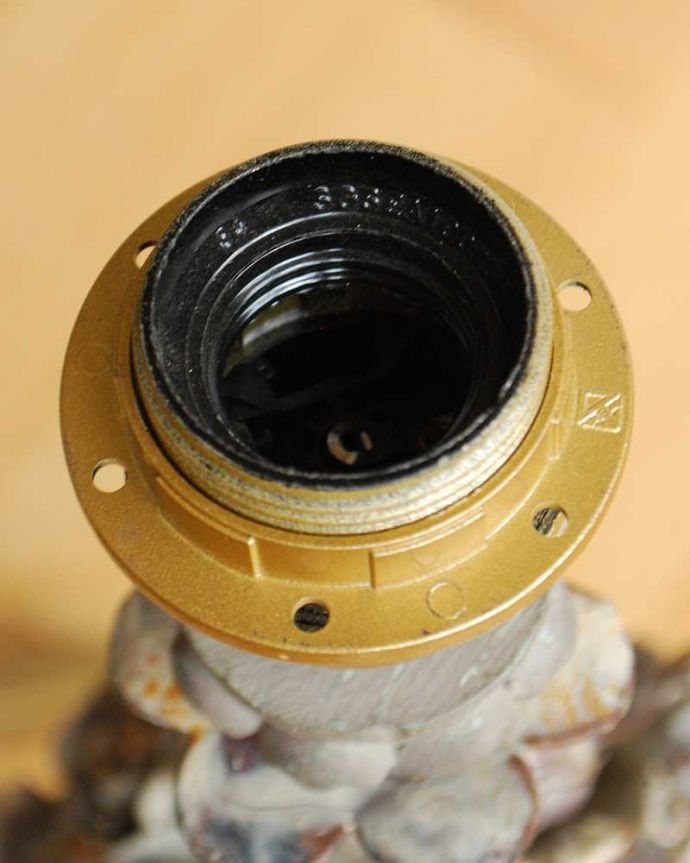 スタンドライト 照明・ライティング お花のスタンドが華やかな、フランスのテーブルランプ(E26球付)(Lamp Fleuriste)。どこででもカンタンに手に入る口金サイズ「E26」対応です。(cf-1037)