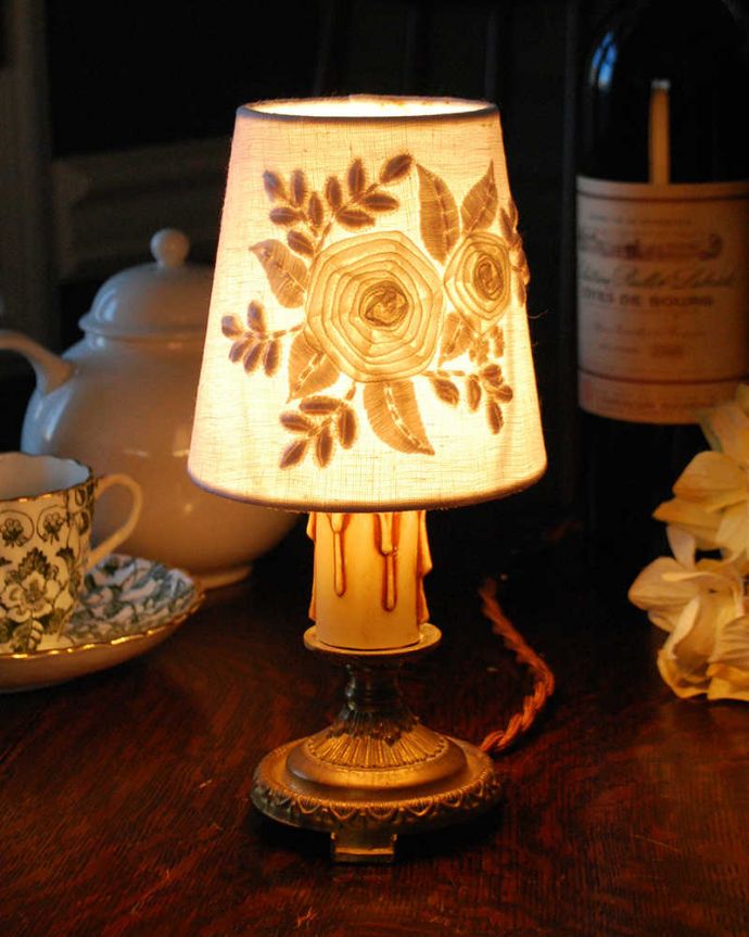 シャンデリア球のシェード 照明・ライティング パッと華やかな明かりに変身!フランスから来た布シェード。ベッドサイドやチェストの上に置いてみてください。(cf-1081)