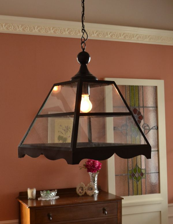 コントワールドファミーユ 照明・ライティング コントワール・ドゥ・ファミーユのペンダントライト(ガラスシェード)(コード・E26丸球付き・ギャラリーなし)。あたたかい光で、リラックスした時間を過ごせます。(cf-673)