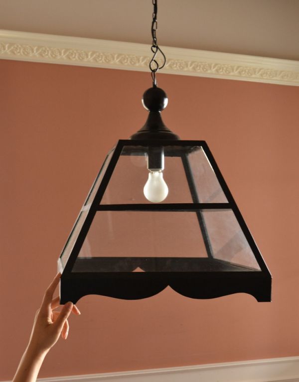 コントワールドファミーユ 照明・ライティング コントワール・ドゥ・ファミーユのペンダントライト(ガラスシェード)(コード・E26丸球付き・ギャラリーなし)。ダイニングテーブルの上にピッタリな大きめのサイズです。(cf-673)