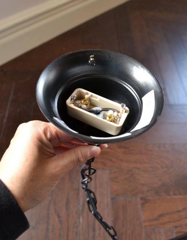 コントワールドファミーユ 照明・ライティング コントワール・ドゥ・ファミーユのペンダントライト(ガラスシェード)(コード・E26丸球付き・ギャラリーなし)。カバーの中はこのような感じになっています。(cf-673)