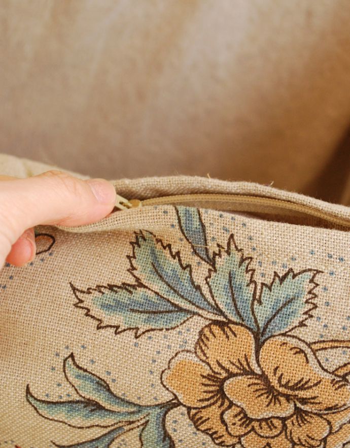 コントワールドファミーユ インテリア雑貨 コントワール・ド・ファミーユのプティクッション (Editeur)30×40。お手入れも簡単なファスナータイプのカバーです。(cf-687)