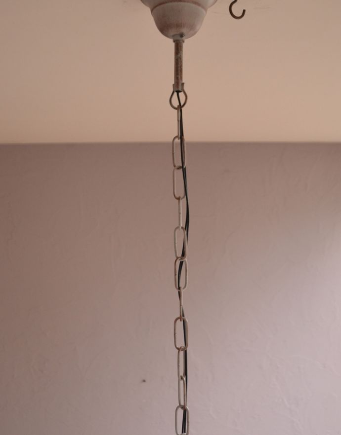 コントワールドファミーユ　照明・ライティング　コントワール・ドゥ・ファミーユの5灯シャンデリア（ブロカント）。引っ掛けシーリングのタイプに加工してお届けしますので、リビングやダイニングテーブルの上などお好きな場所に簡単に取り付けてみてください。(cf-691)