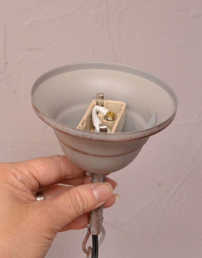 コントワールドファミーユ　照明・ライティング　コントワール・ドゥ・ファミーユの5灯シャンデリア（ブロカント）。カバーの中はこのような感じになっています。(cf-691)