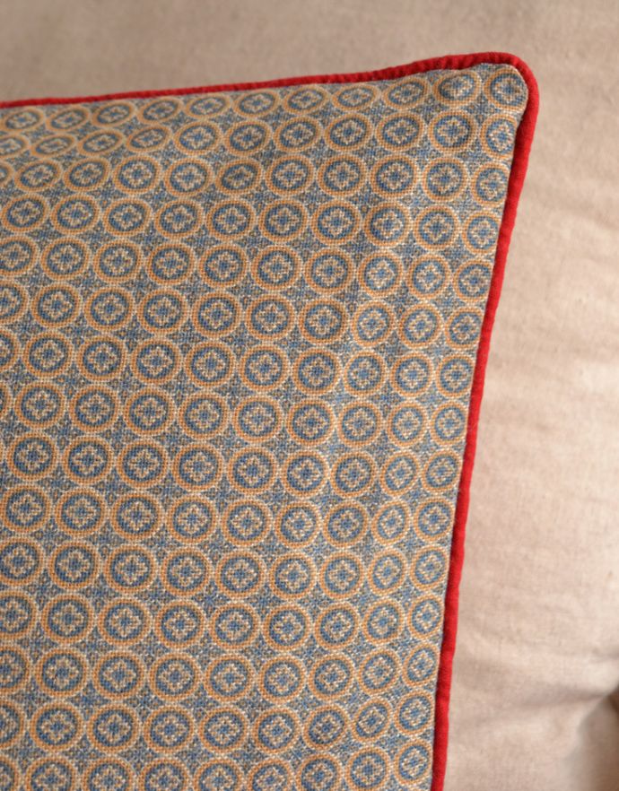 コントワールドファミーユ インテリア雑貨 コントワール・ド・ファミーユのクッション レクタングル (Editeur)50×70。フランスデザインのファブリックはとっても華やか。(cf-702)