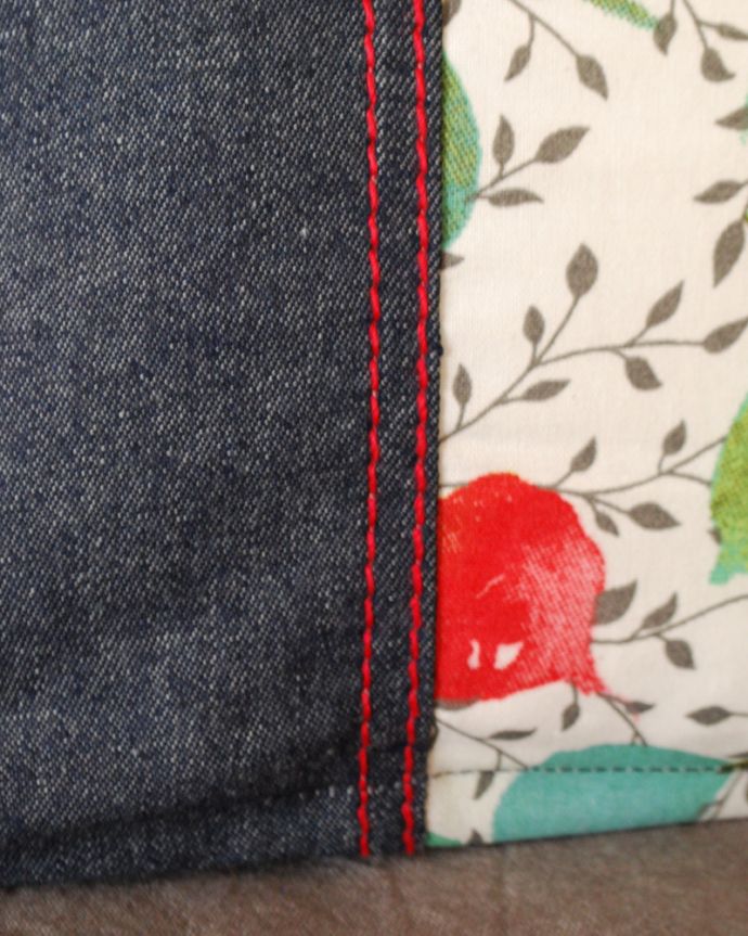 コントワールドファミーユ　インテリア雑貨　コントワール・ド・ファミーユのクッション　プティクッション（レギューム）30×40。フランスデザインのファブリックはとっても華やか。(cf-728)