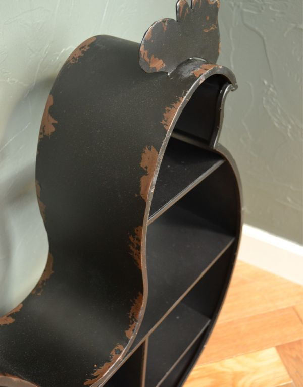 アンティーク風の家具　アンティーク風　コントワール・ド・ファミーユのアンティーク風ウォールシェルフ（めんどり）。使い込まれたアンティーク風に仕上げています。(cff-109)