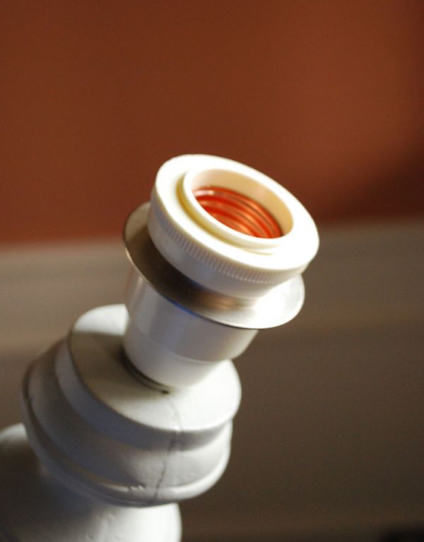 コントワールドファミーユ 照明・ライティング 赤いローズのシェード、コントワール・ド・ファミーユのフロアランプ。量販店で購入OKな国産球(口径E26対応です。(cfs-173)