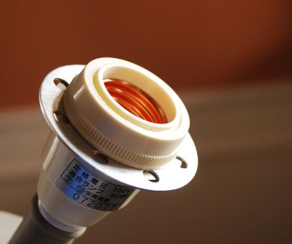 コントワールドファミーユ 照明・ライティング コントワール・ド・ファミーユのフロアランプ(プリーツシェード)。量販店で購入OKな国産球(口径E26対応です。(cfs-194)