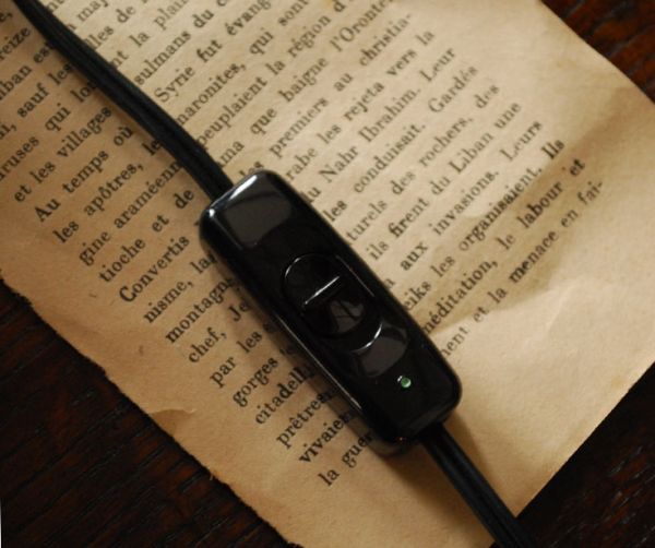 コントワールドファミーユ 照明・ライティング 優しく灯るテーブルランプ、コントワール・ド・ファミーユのテーブルランプ。スイッチです。(cfs-170)