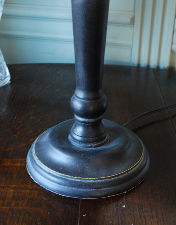 コントワールドファミーユ 照明・ライティング コントワール・ド・ファミーユのテーブルランプ(フランボワーズ)。シェードが引き立つように、シンプルなスタンドを合わせました。(cfs-182)