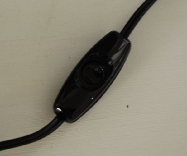 コントワールドファミーユ　照明・ライティング　コントワール・ド・ファミーユのテーブルランプ（シャルロット　プラン）（Ｅ26球）。ボタン式のスイッチです。(cfs-184)