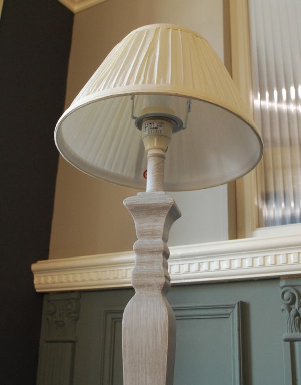 コントワールドファミーユ 照明・ライティング コントワール・ド・ファミーユのテーブルランプ(プリーツシェード)。上品なプリーツシェード。(cfs-186)