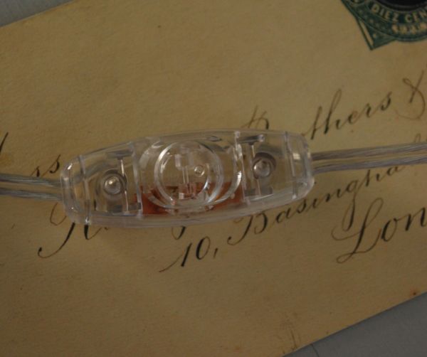 コントワールドファミーユ 照明・ライティング コントワール・ド・ファミーユのテーブルランプ(ロマンスローズ)。ボタン式のスイッチです。(cfs-187)