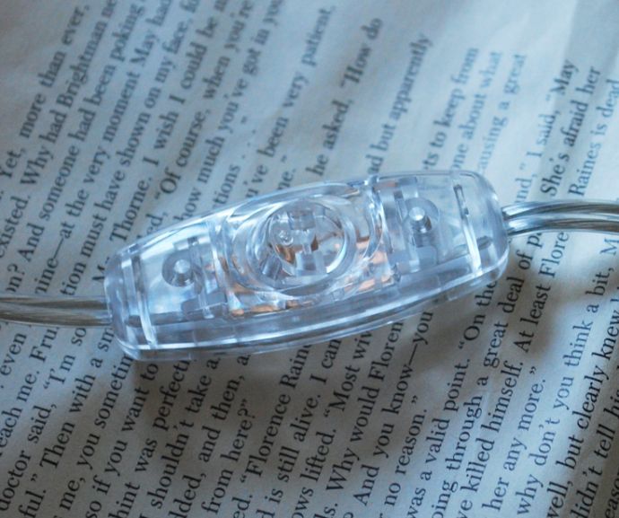 コントワールドファミーユ　照明・ライティング　コントワール・ド・ファミーユ、布シェードのテーブルランプ。手元で切り替えが出来るタイプです。(cfs-219)