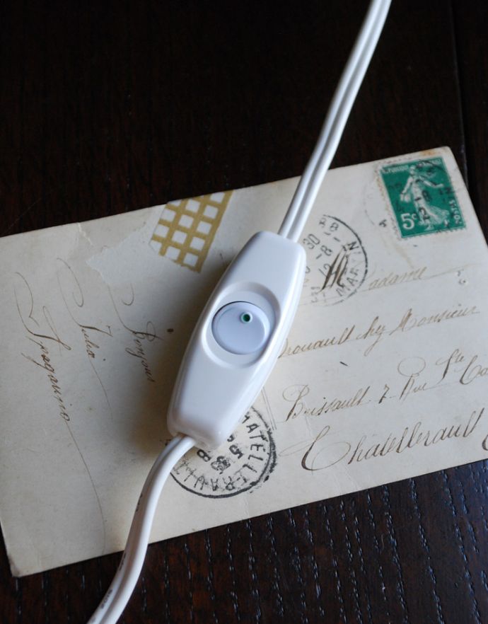 コントワールドファミーユ　照明・ライティング　ローズのスタンドが素敵なコントワール・ド・ファミーユのテーブルランプ （レジュニ）（Ｅ26球）。スイッチです。(cfs-225)