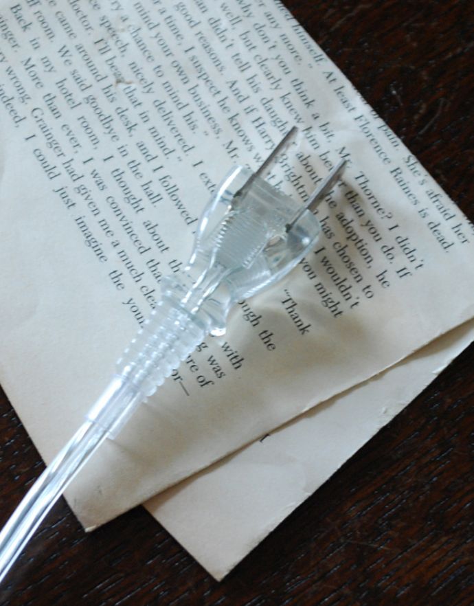 コントワールドファミーユ 照明・ライティング コントワール・ドゥ・ファミーユから届いたテーブルランプ(オンディーヌ)。コンセントはクリア仕様になっています。(cfs-231)