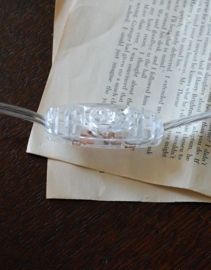 コントワールドファミーユ 照明・ライティング コントワール・ドゥ・ファミーユから届いたテーブルランプ(オンディーヌ)。スイッチです。(cfs-231)