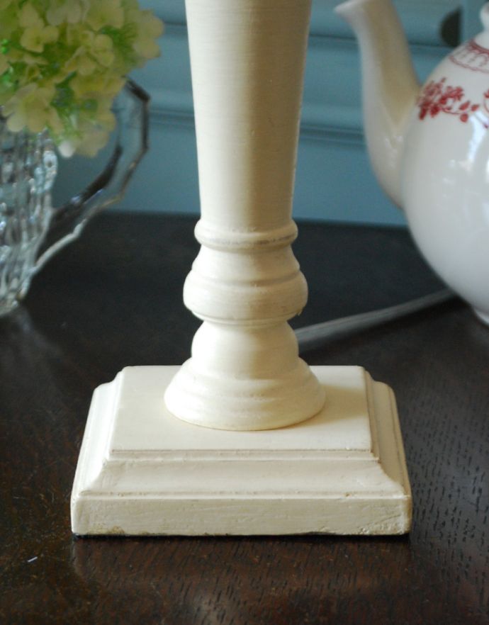 コントワールドファミーユ 照明・ライティング コントワール・ドゥ・ファミーユから届いたテーブルランプ(オンディーヌ)。土台はしっかりとした安定感があります。(cfs-231)