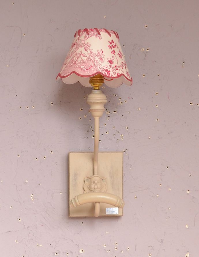 コントワールドファミーユ　インテリア雑貨　コントワール・ド・ファミーユのウォールブラケット（マチルド）（Ｅ17シャンデリア球）。殺風景だった壁も一段と華やかで明るい雰囲気になりますよ！。(cfs-234)