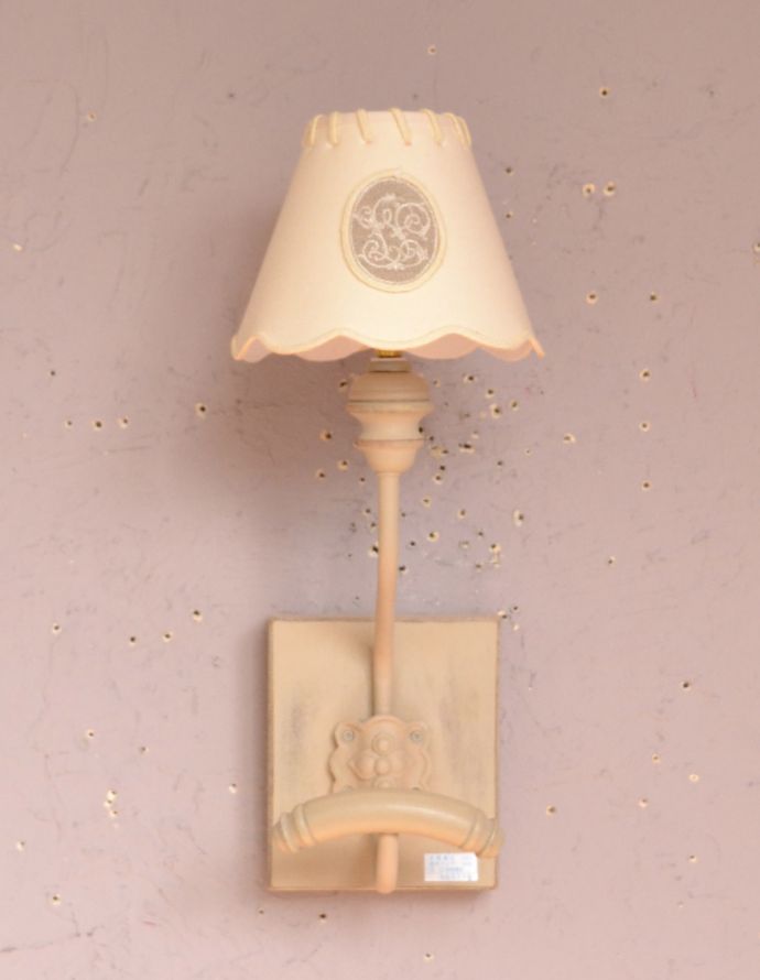 コントワールドファミーユ　照明・ライティング　コントワール・ド・ファミーユのウォールブラケット（オンディーヌ）（Ｅ17シャンデリア球）。殺風景だった壁も一段と華やかで明るい雰囲気になりますよ！。(cfs-235)