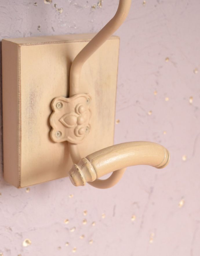 コントワールドファミーユ　照明・ライティング　コントワール・ド・ファミーユのウォールブラケット（オンディーヌ）（Ｅ17シャンデリア球）。アンティーク風に仕上げています。(cfs-235)