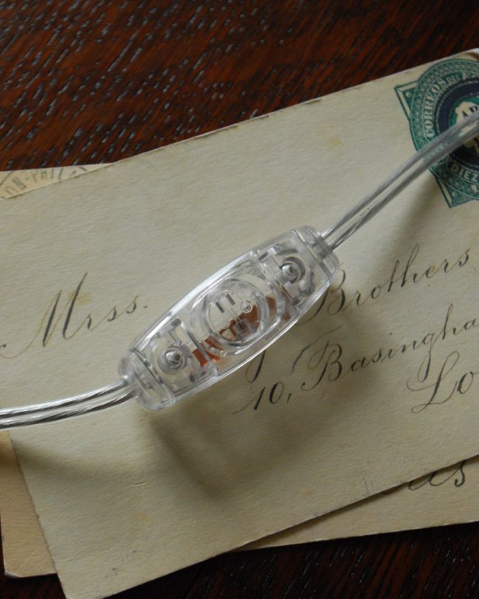 コントワールドファミーユ 照明・ライティング 刺繍入りのコントワール・ド・ファミーユのテーブルランプ (レジュニ)(E17シャンデリア球付)。スイッチです。(cfs-238)