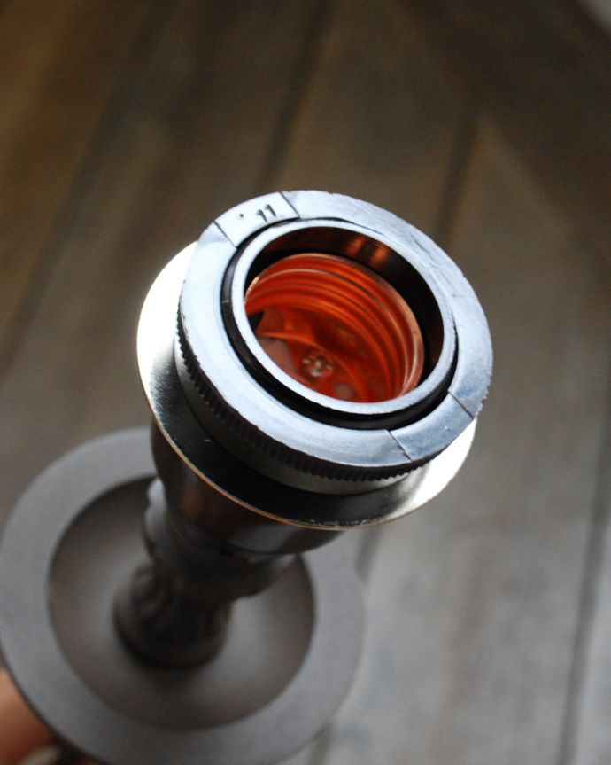 コントワールドファミーユ　照明・ライティング　コントワール・ド・ファミーユのテーブルランプ （レザンプリメ）（E26球付）。量販店で購入OKな国産球（口径E26・40W）が使用できます。(cfs-241)