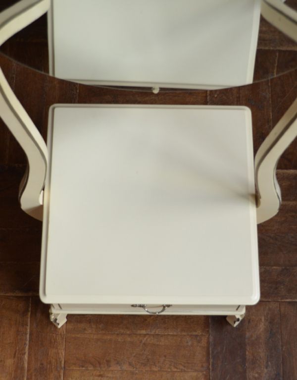 アンティーク家具 フランスのアンティーク引き出し付きスタンドミラー(姿見)。天板もキレイに塗装を仕上げました。(d-1003-f)