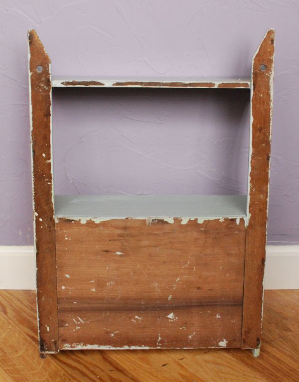 アンティーク家具　飾り棚付きアンティークウッドシェルフ、ペイントディスプレイラック。裏はこんな感じです。(d-1019-f)