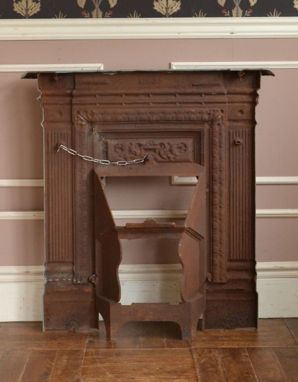 めずらしい家具　アンティーク家具　フランスの優雅な暮らしを演出する、アンティークのマントルピース。裏はこんな感じです。(d-1035-f)