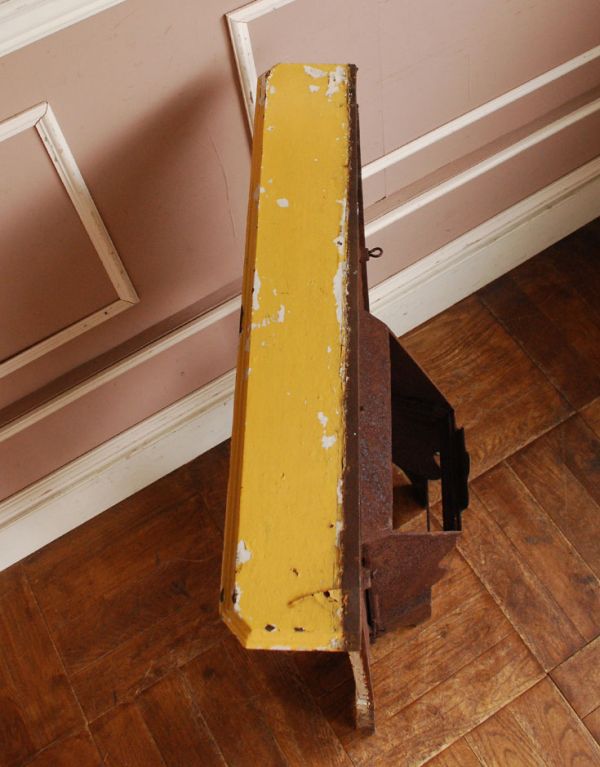 めずらしい家具 アンティーク家具 フランスから届いたアンティークの白いマントルピース。上から見るとこんな感じです。(d-1037-f)