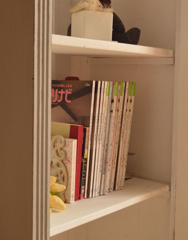 アンティークのキャビネット アンティーク家具 フランスのアンティーク収納家具、グリアージュキャビネット。雑誌やA4ファイルなどの収納もできます。(d-1044-f)