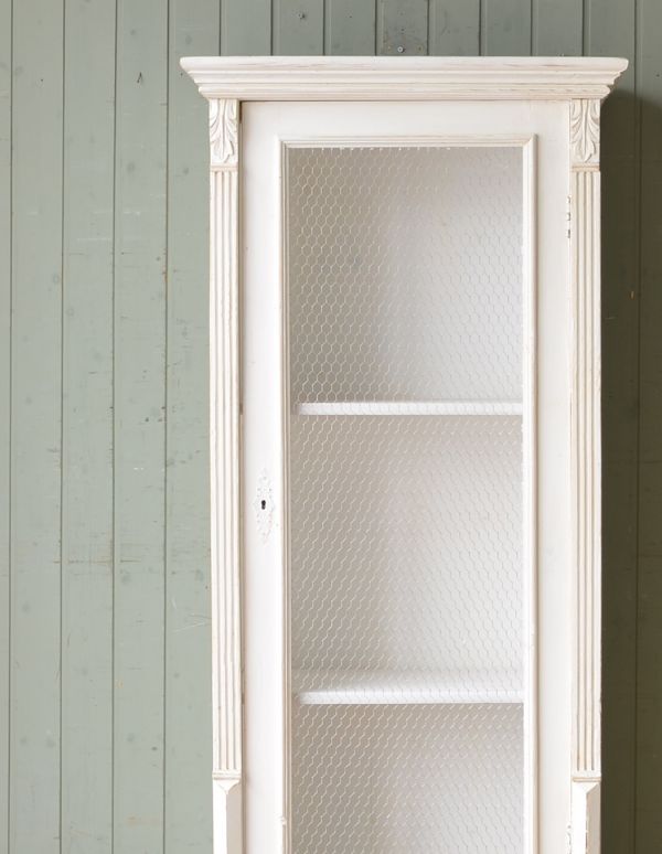 アンティークのキャビネット　アンティーク家具　アンティークのフレンチインテリア、可愛いグリアージュキャビネット。ペイントの温かい雰囲気で居心地抜群のお部屋になります。(d-1045-f)