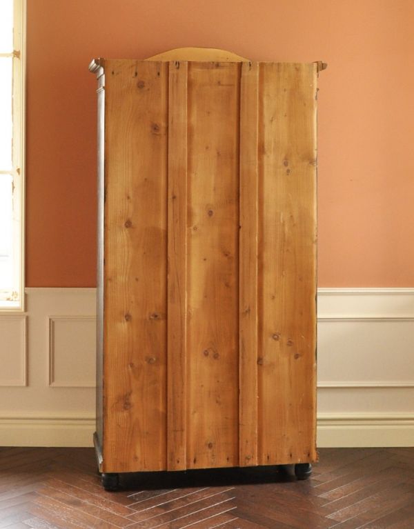 アンティークのキャビネット アンティーク家具 アンティークのフレンチ家具、ブラックペイントのブックケース(本棚)。キチンとメンテナンスしてあるので、裏側もキレイです。(d-1051-f)