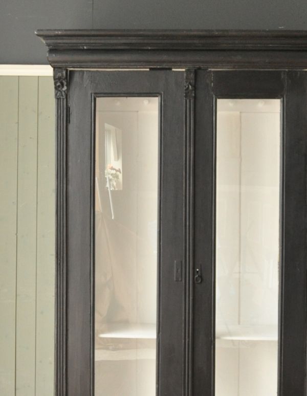 アンティーク家具　アンティークのフレンチ家具、ブラックペイントのワードローブ。ペイントが味わい深いです。(d-1054-f)