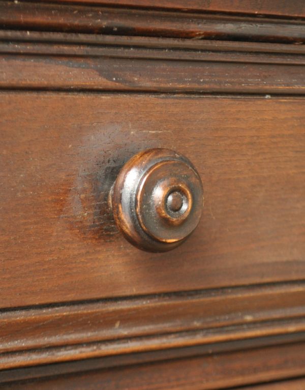アーコールの家具 アンティーク家具 イギリスのシンプルなアンティーク家具、アーコールのサイドボード。引き出しの取っ手はこちら。(d-1060-f)