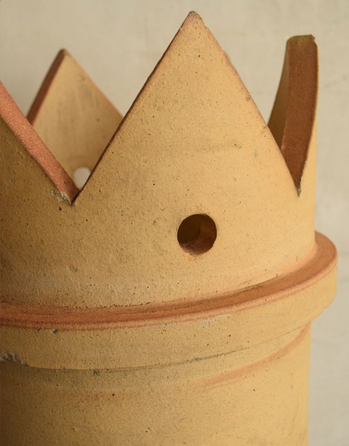 ガーデニング家具 アンティーク家具 イギリスで見つけた可愛い色のアンティークのチムニーポット(煙突)。セラミックは日本でいう瓦のような素材です。(d-1079-z-1)