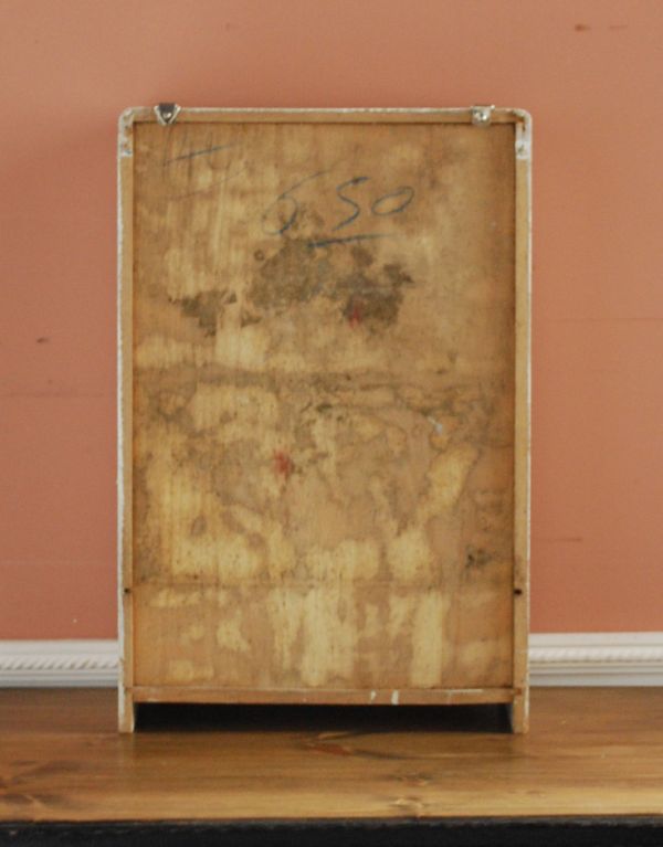 ウォールシェルフ・ウォールハンガー　アンティーク家具　小さな壁掛けキャビネット、ホワイトペイントのアンティークスモールキャビネット。専門の職人によってお直ししていますが、アンティークは新品ではありません。(d-1082-f)