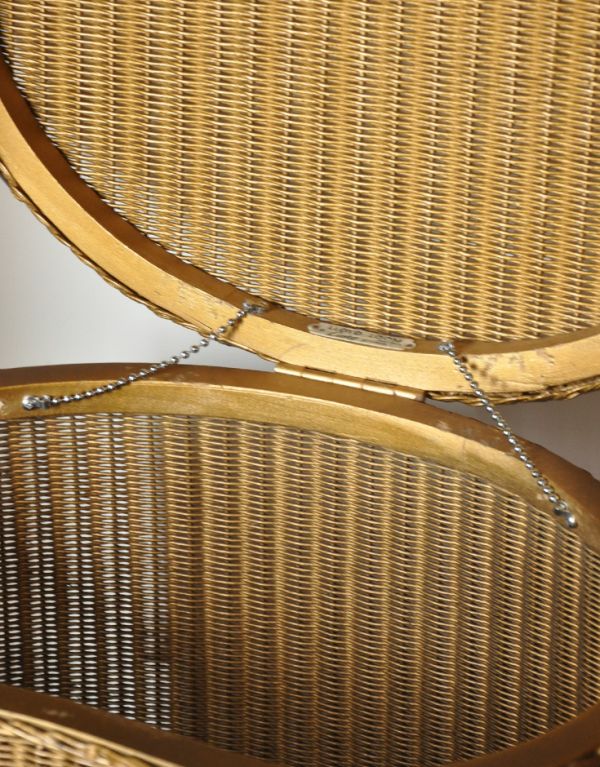 ロイドルーム アンティーク家具 アンティーク家具、ビーンズ型のロイドルームボックス(ゴールド)。チェーンでつないでいるので安心です。(d-1096-f)