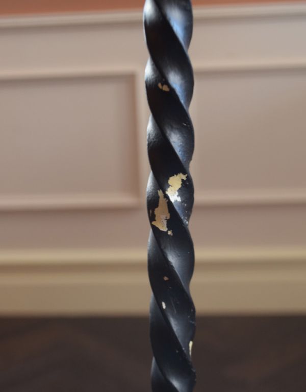 スタンドライト　照明・ライティング　フランス輸入のアンティーク照明、フリンジシェードのアイアンフロアランプ。お洒落なツイストのデザインです。(d-1098-f)