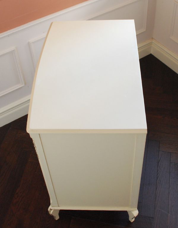 アンティークのチェスト　アンティーク家具　ペイントのフランスアンティーク家具、５段のフレンチチェスト。天板はピカピカです。(d-1120-f)