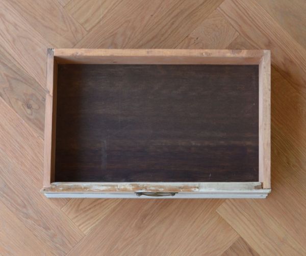 アンティークのキャビネット　アンティーク家具　フランスの美しいアンティーク家具、脚が長いガラスキャビネット。引き出しが１杯付いています。(d-1124-f)