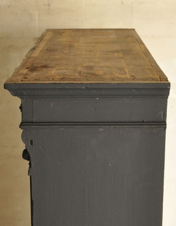 アンティークのキャビネット　アンティーク家具　アンティークのフレンチ家具、グリアージュのキャビネット（ブラック）。天板もキレイに仕上げました。(d-1128-f)